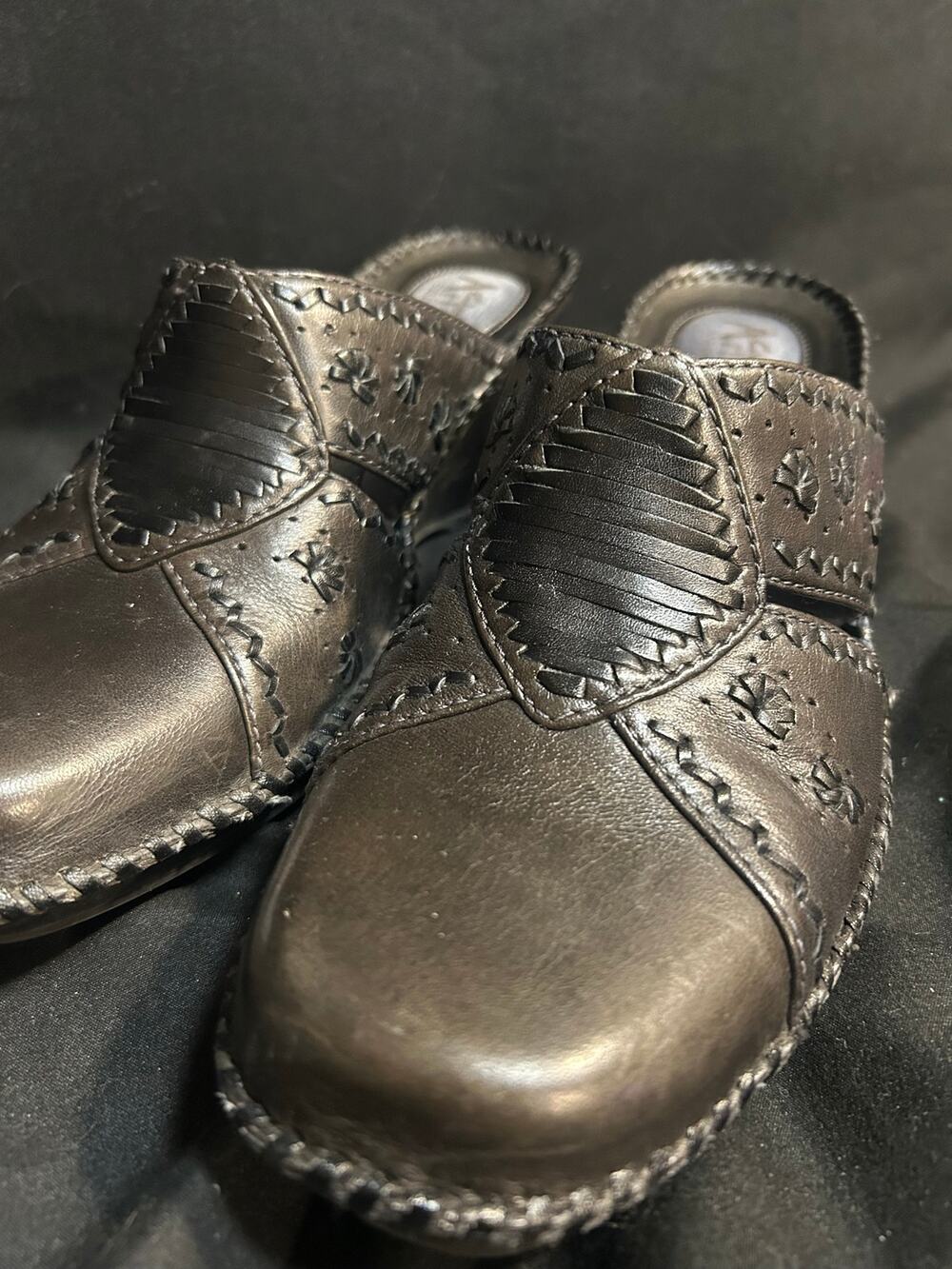 Clarks Artisan Women 8M Bronze Leather Mule Clogs Cutout Woven Slip On Shoes